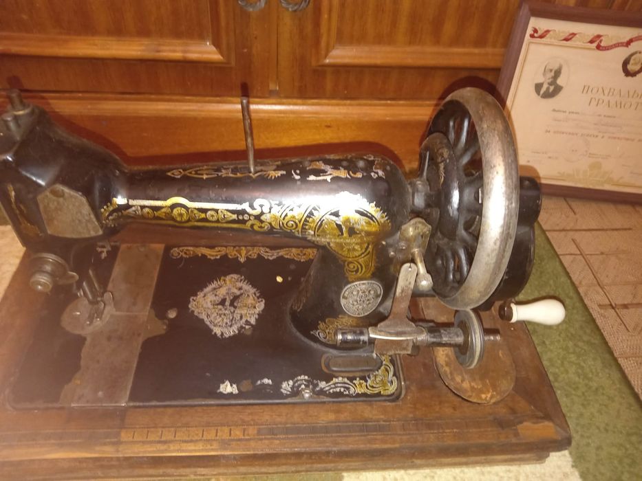 Швейная машинка 19 века, производства Германии. Рабочая.