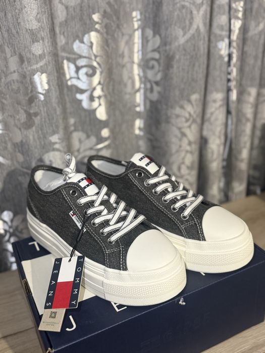 Tommy Jeans cu platformă din denim