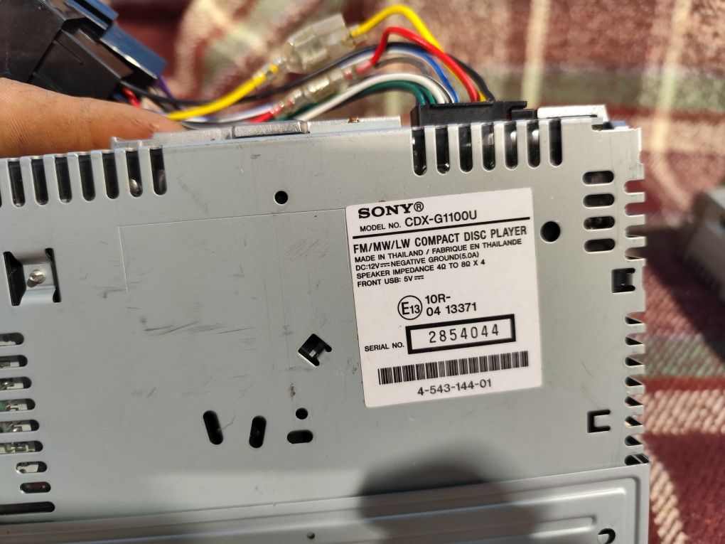 SONY CDX-G1100U & Sony CDX-GT40U 
55 W x 4
USB (тип A)
AUDIO AUX ОТПРЕ