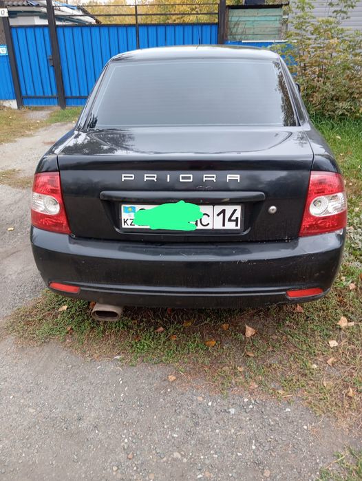Продам машину приора.