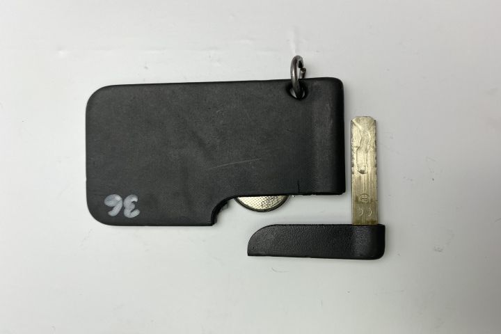 Cartela cheie cu telecomanda Renault Scenic a 2-a generatie seria