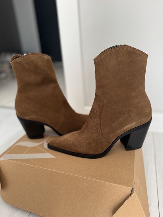Zara велурени боти