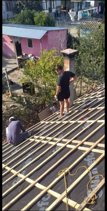 Executam orice tip de reparatie pentru acoperis si montam sisteme de a