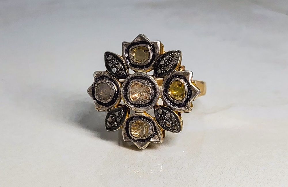 Inel din aur de 14K cu diamante naturale țintuite în argint