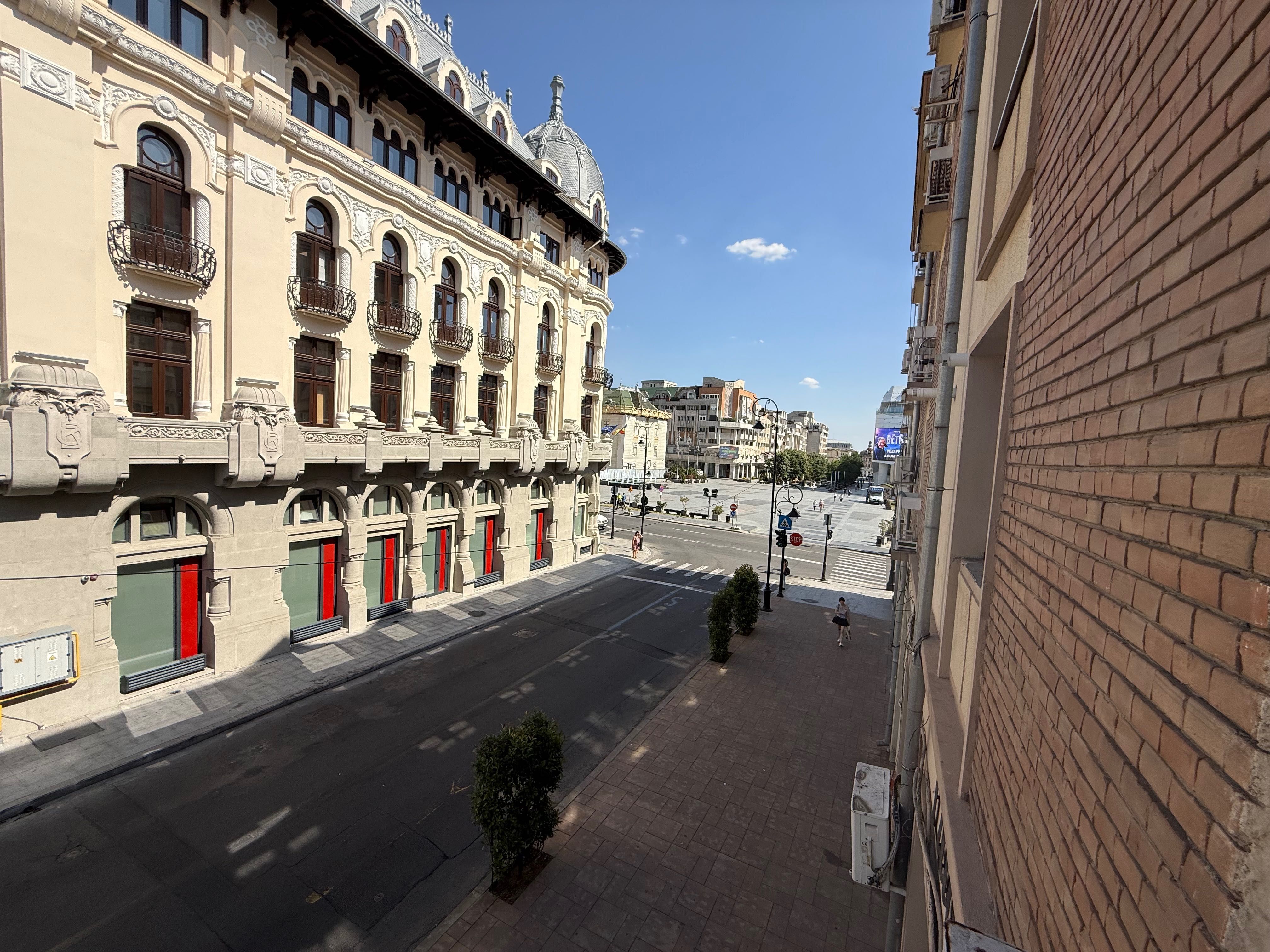 Zona Ultracentrală, garsoniera 40 mp, 350 euro