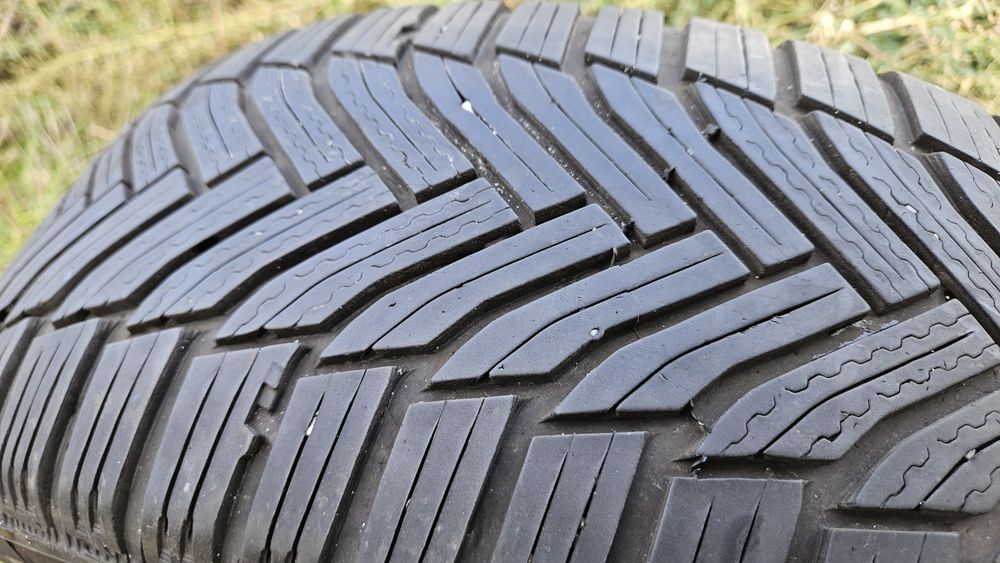 2бр гуми 215 60 16 дот 23 мишелин