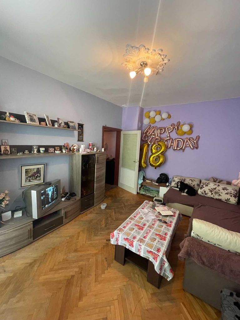 Продава се Двустаен апартамент в София, Света Троица - 69 кв.м за 1914 €/кв.м - Снимка #1