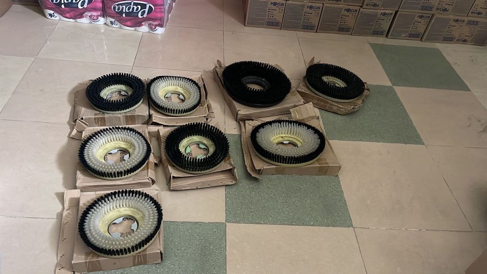 Продам karcher щетка для  роторная машинка новыи розмер разные керчер