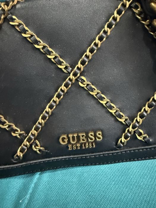 Продаю сумку Guess