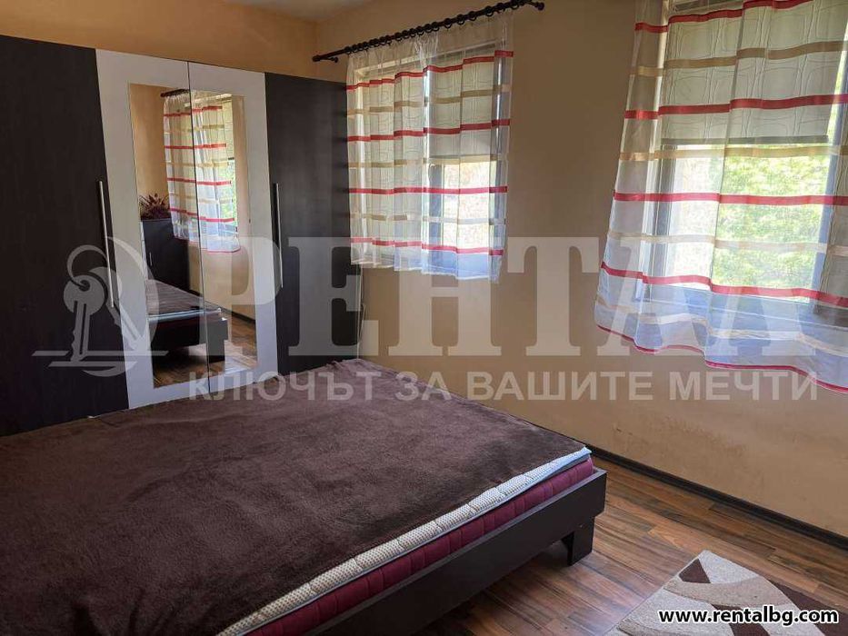 Дава се под наем Тристаен апартамент в Пловдив, Център - 100 кв.м за 459 € - Снимка #8