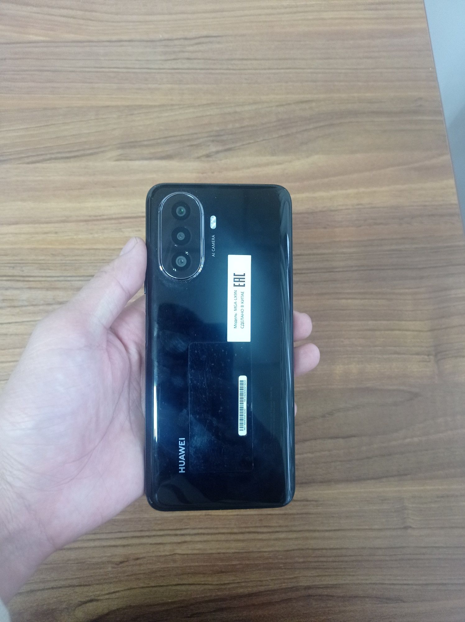 Huawei Y 70 nova 4/64 telefon sotiladi Ozgina kami bor