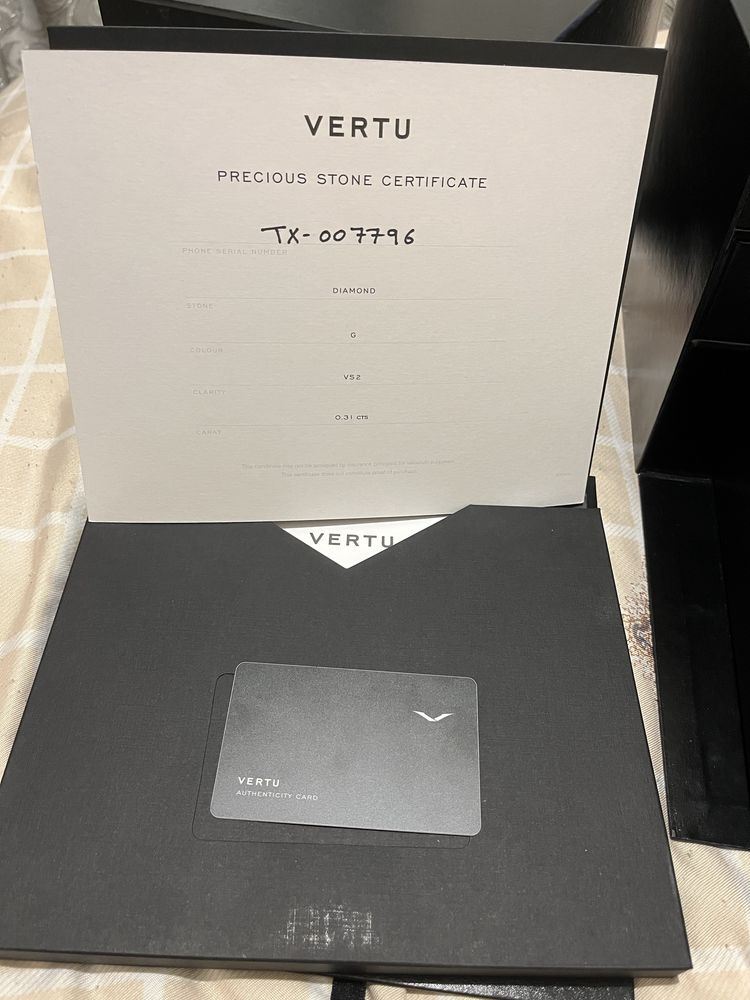 Легендарный телефон Vertu Constellation T