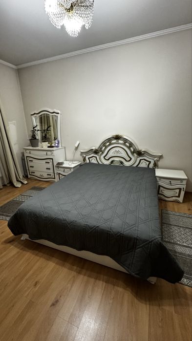 Продам спальный гарнитур