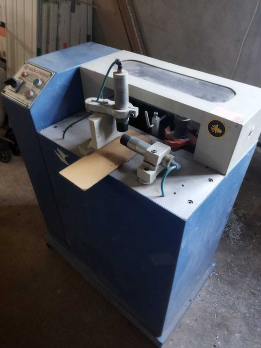 Продается оборудование,  линия для сборки окон и дверей из ПВХ