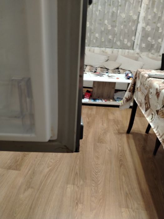 Хладилник с долен фризер