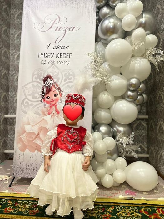 Прокат тақия и корсет на годик
