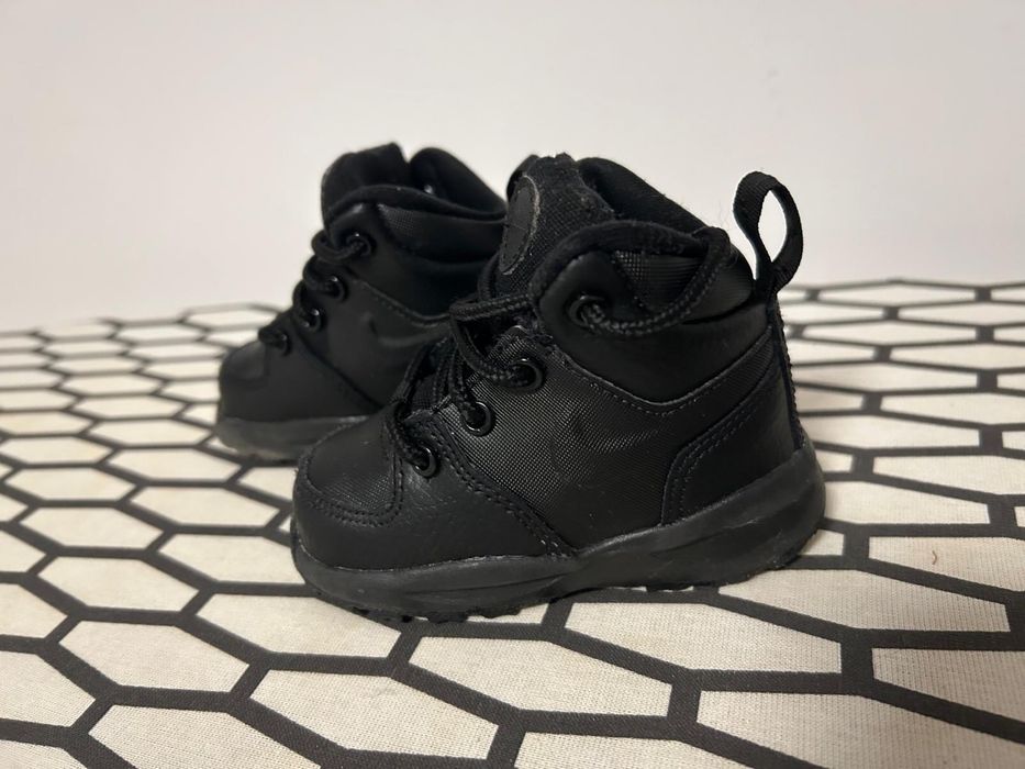 Adidasi ghete Nike Manoa