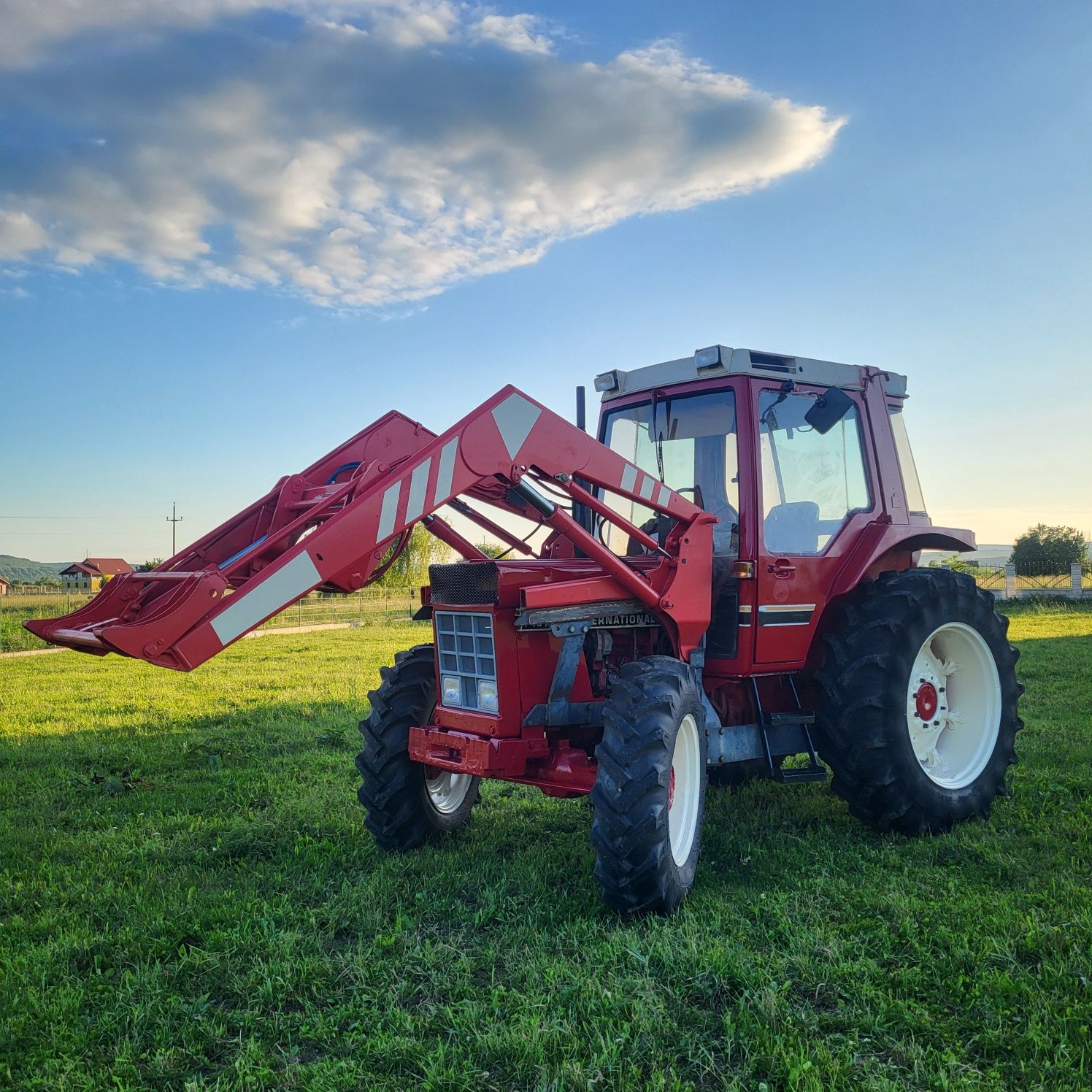 International 745XL