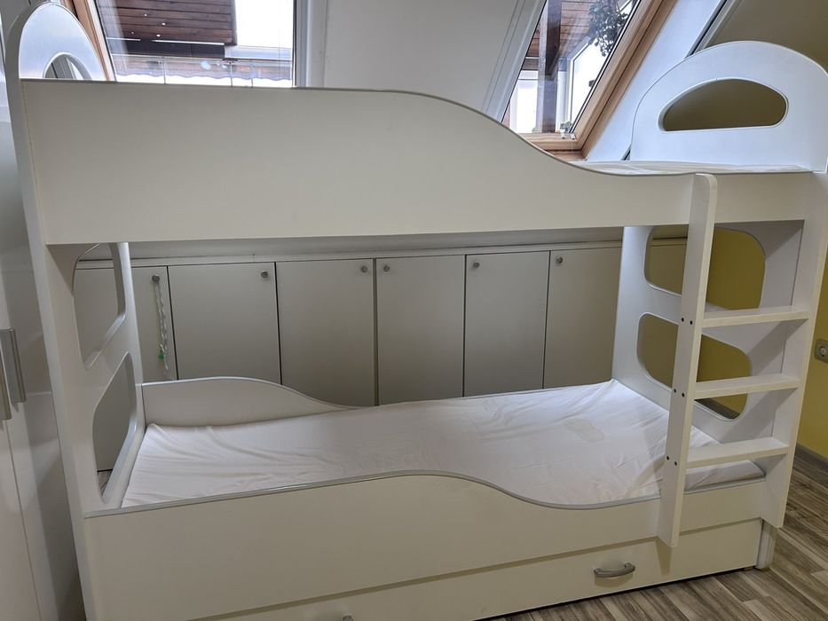 Детско двуетажно легло