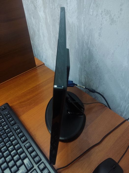 Lg 19 led monitor