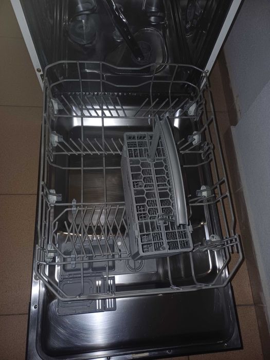 Съдомиялна "MIDEA"