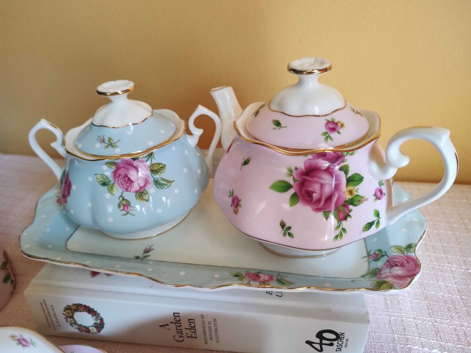 Royal Albert New Country Roses Pink - Чайник и сет за един