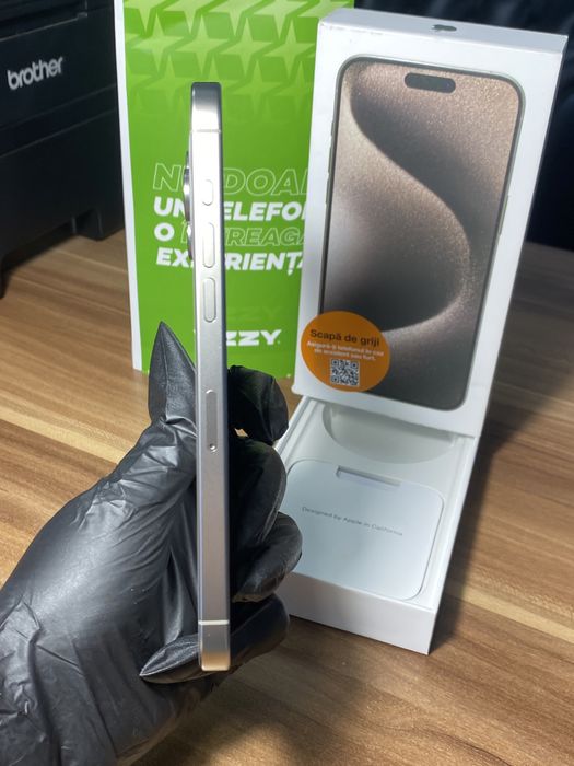 iPhone 15 Pro Max • 256 GB • Natural Titanium