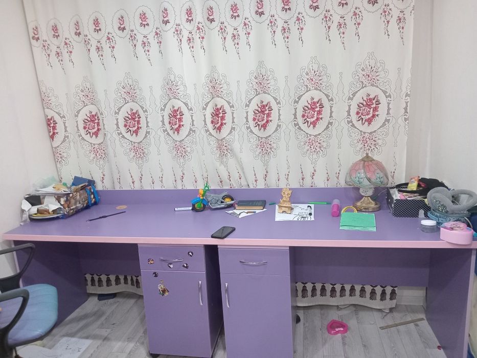 Стол для двоих школьников