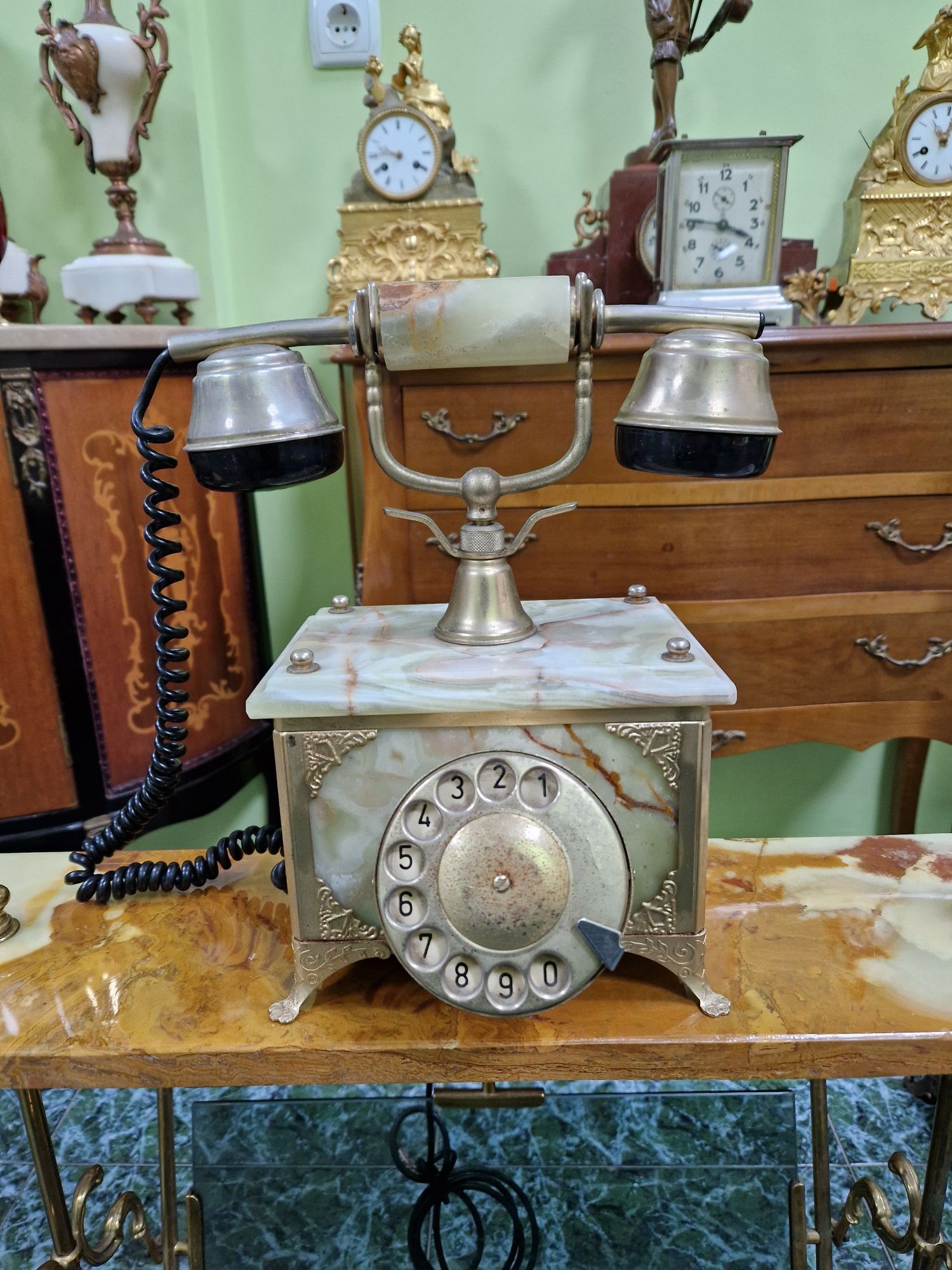 Страхотен антикварен немски телефон от оникс