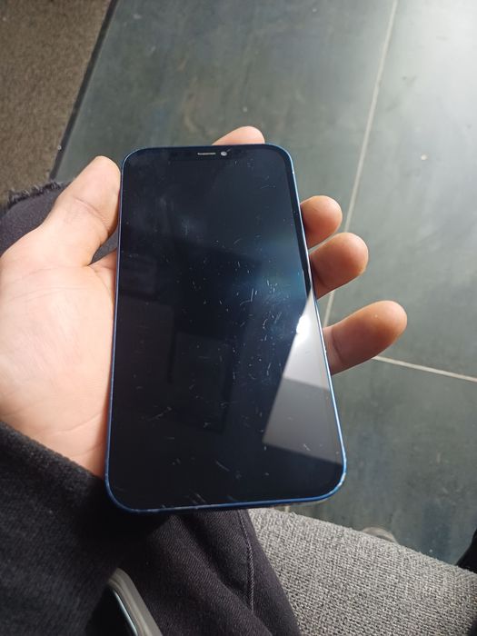 Iphone 12 normal ,64gb  99 săntatea bateriei