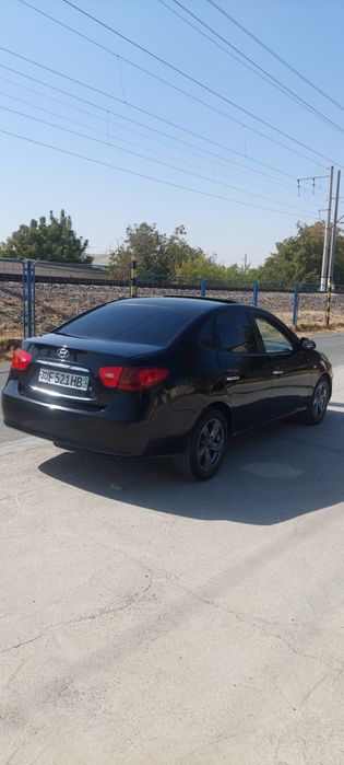 Hyundai Avante 1.6 Sotiladi