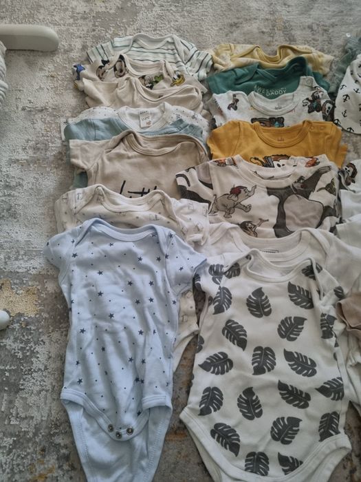 Lot body-uri scurte 30 bucati, marimi 62-68