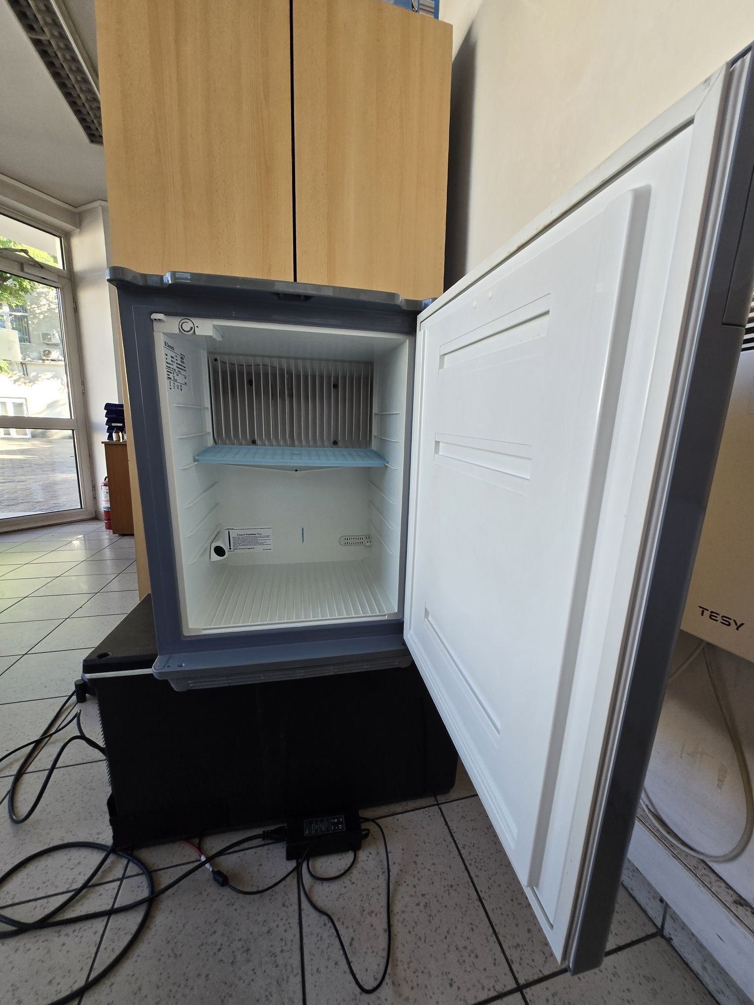 Racitor  Minibar  deosebit Dometic