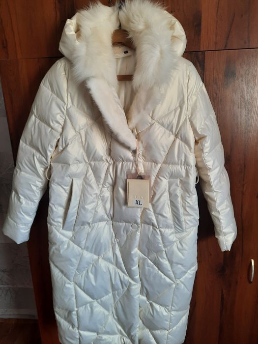 Продам куртку женскую