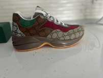 adidasi Gucci Rhyton