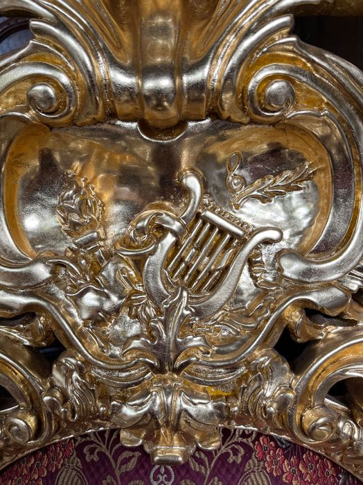 Красив масивен трон / стол