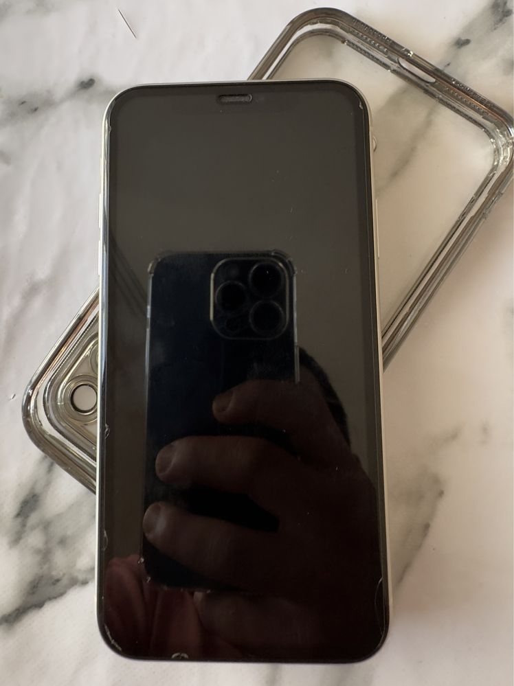 Apple iphone 11.