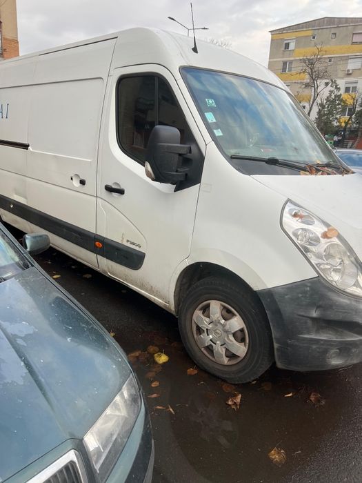 Vând microbuz marfa Renault master