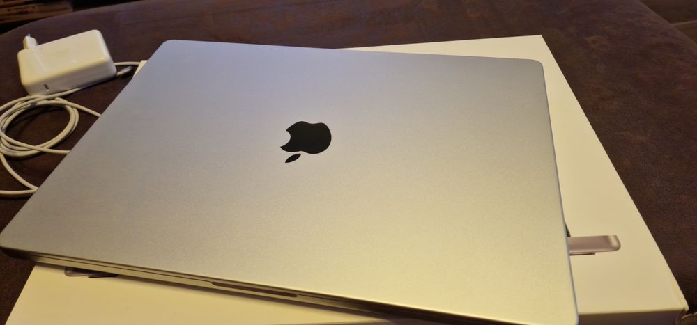 MacBook Pro M1, 16 inch, 32 GB RAM, 512 Storage