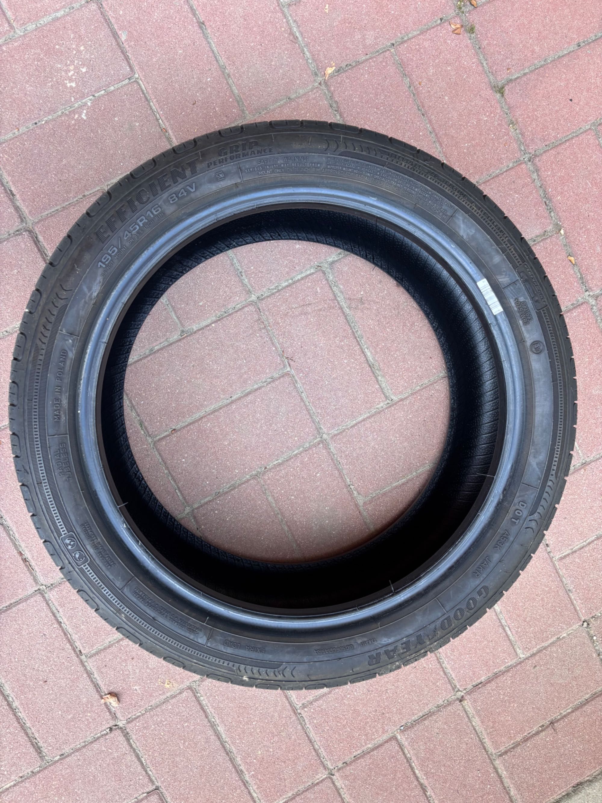 195/45/16 Goodyear efficient grip performance