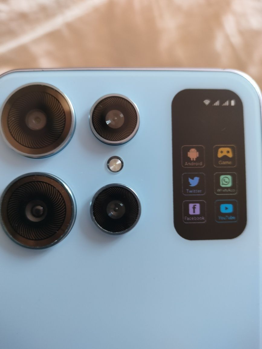 Smartphone S 24 nou