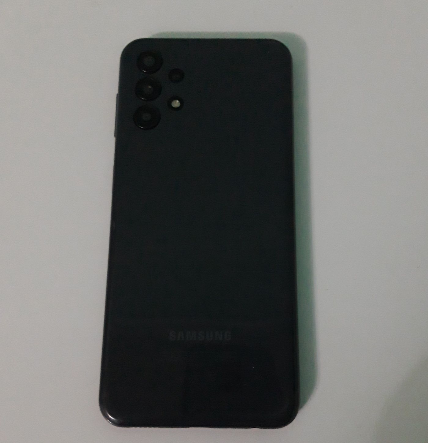 Samsung A13 telefon sotaman xotirasi 4/64