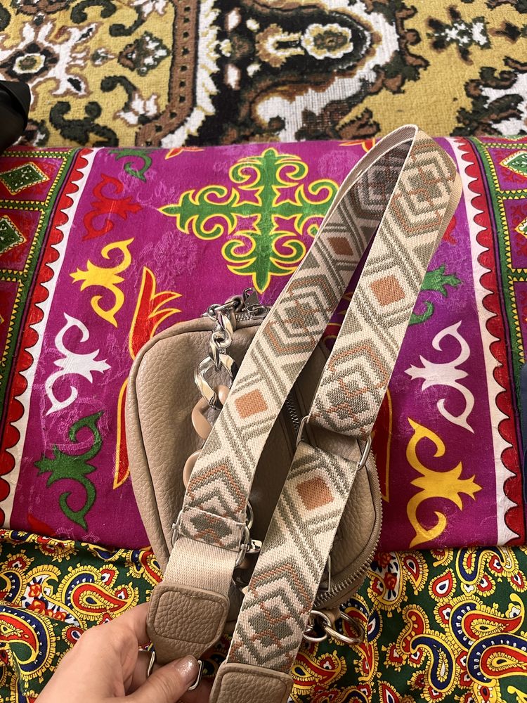 продаю маленькую сумку