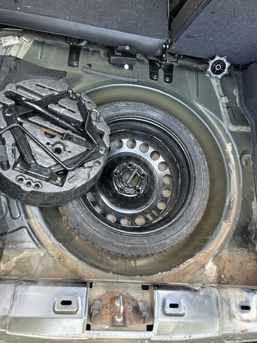 Комплект резервна гума тип патерица, ключ и крик за Опел