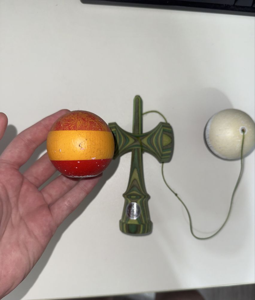 Kendama Homegrown Green Goblin cu 2 dame