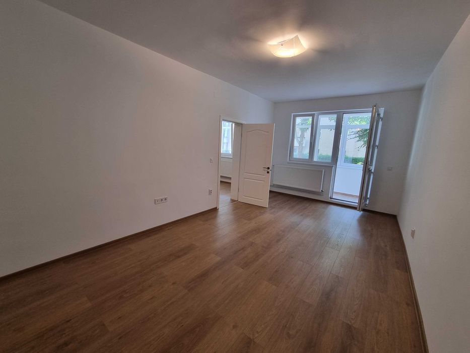 Apartament renovat 3 camere, parter, acces separat, Cetate