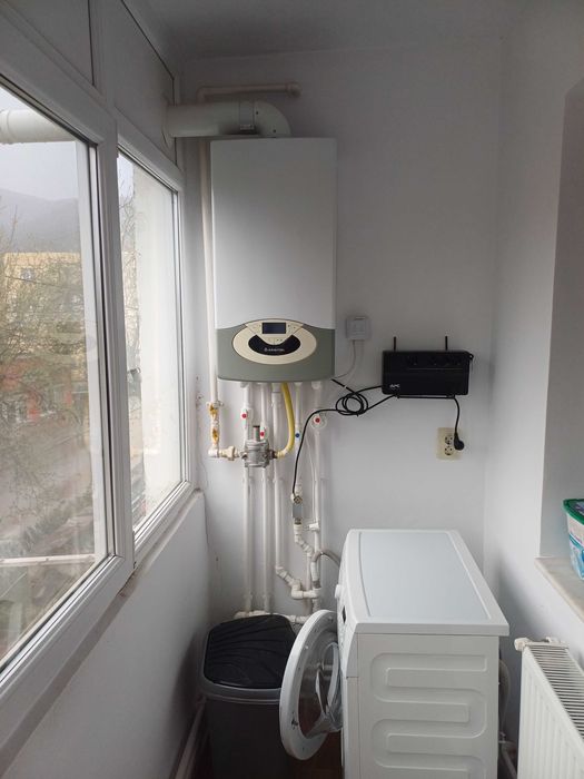 Vand apartament 3 camere Bumbesti-Jiu