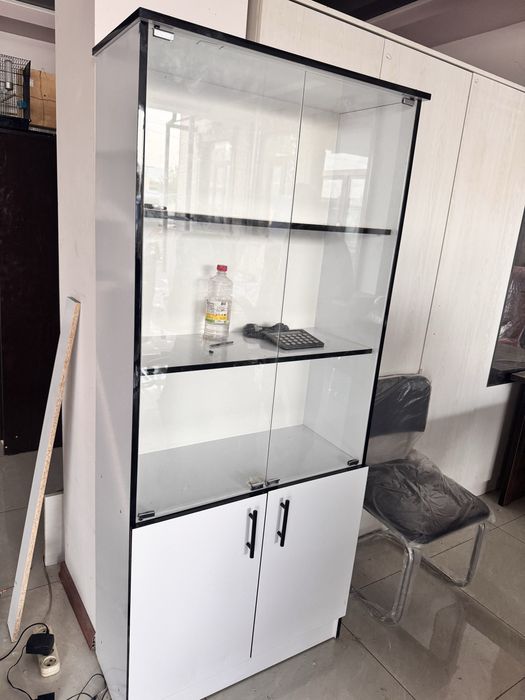 Шкаф книжный , офисный , медицинская