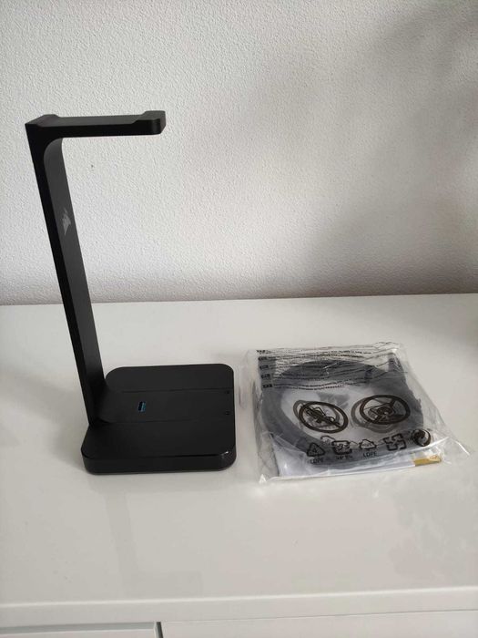 Stand casti gaming cu placa de sunet Corsair ST100 RGB, USB, Negru