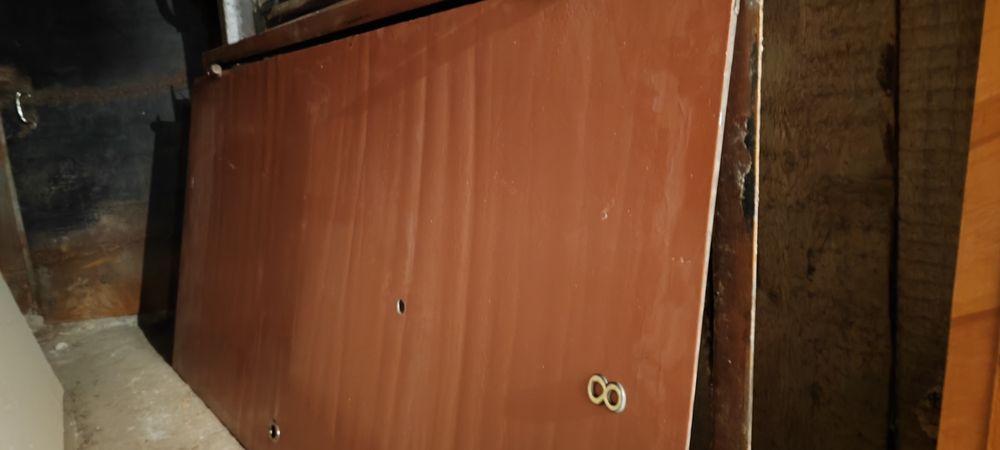 Продам входную, железную дверь